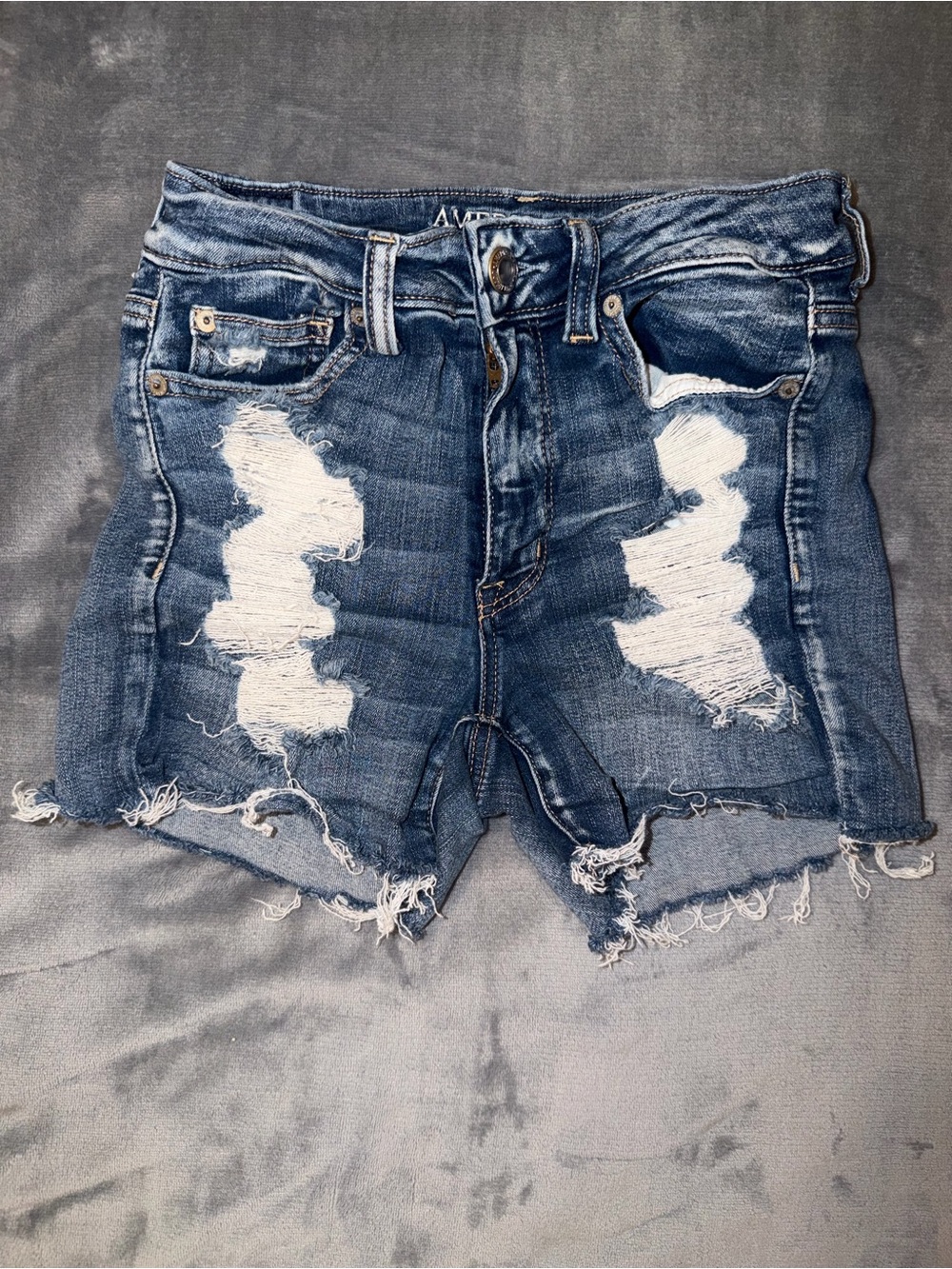 💙 American Eagle Outfitters Distressed Denim Shorts
